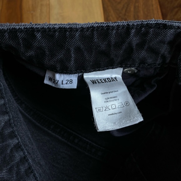 ASOS - Weekday Seattle High Waist Mom Jeans - Picture 8 of 8